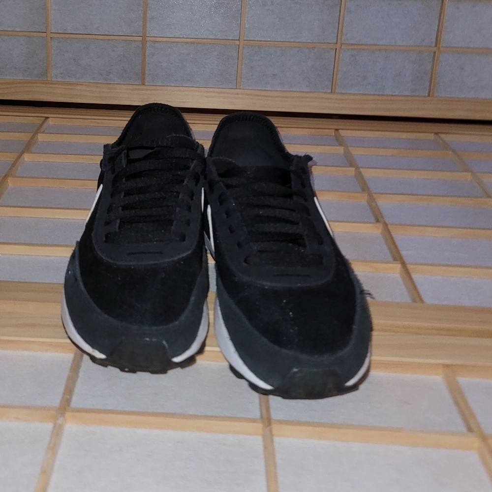𝅺Nike waffle one